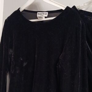 Ronni Nicole Black Velvet Top And Pants Set